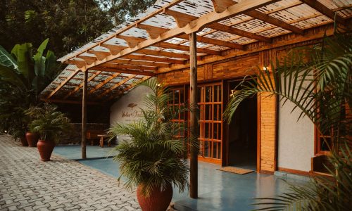 under the shade safari lodge